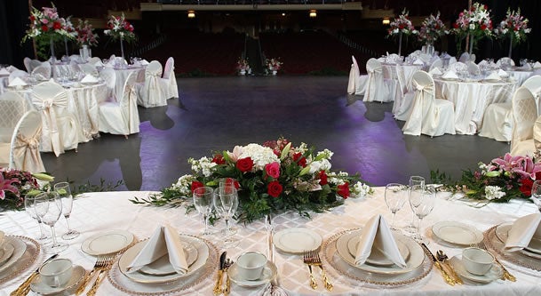 Genesee-Theatre-Wedding-Table-Settings-Grand-Stage.jpg